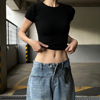 Áo thun dáng ôm ngắn tay