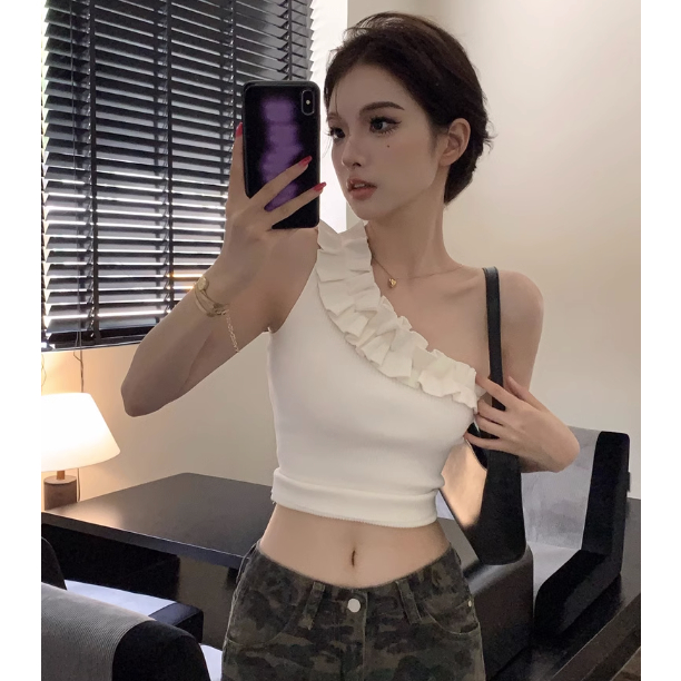 Áo thun trắng lệch vai DA607