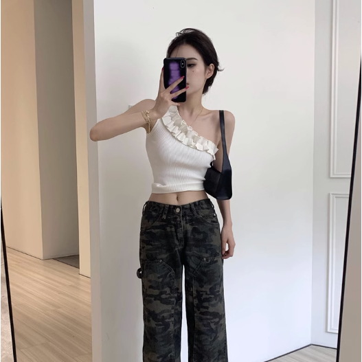 Áo thun trắng lệch vai DA607