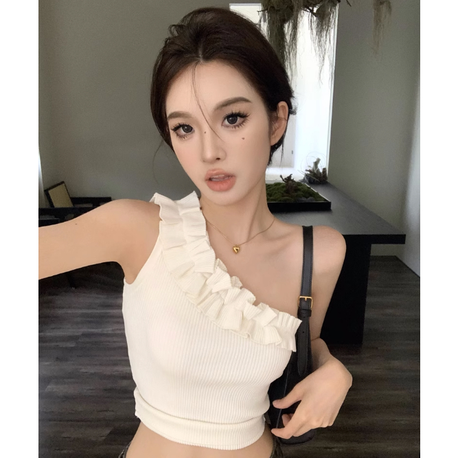 Áo thun trắng lệch vai DA607