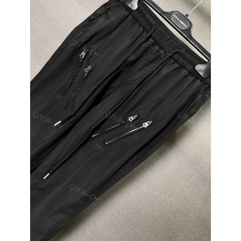 Quần Cargo Pant zipper khoá chéo ống loe trùm sneaker