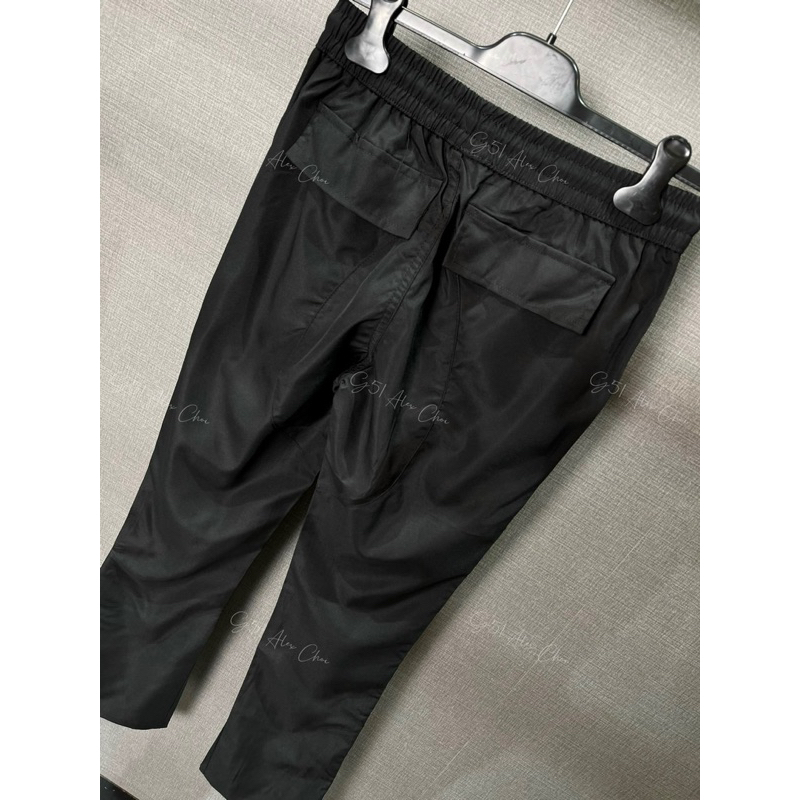 Quần Cargo Pant zipper khoá chéo ống loe trùm sneaker