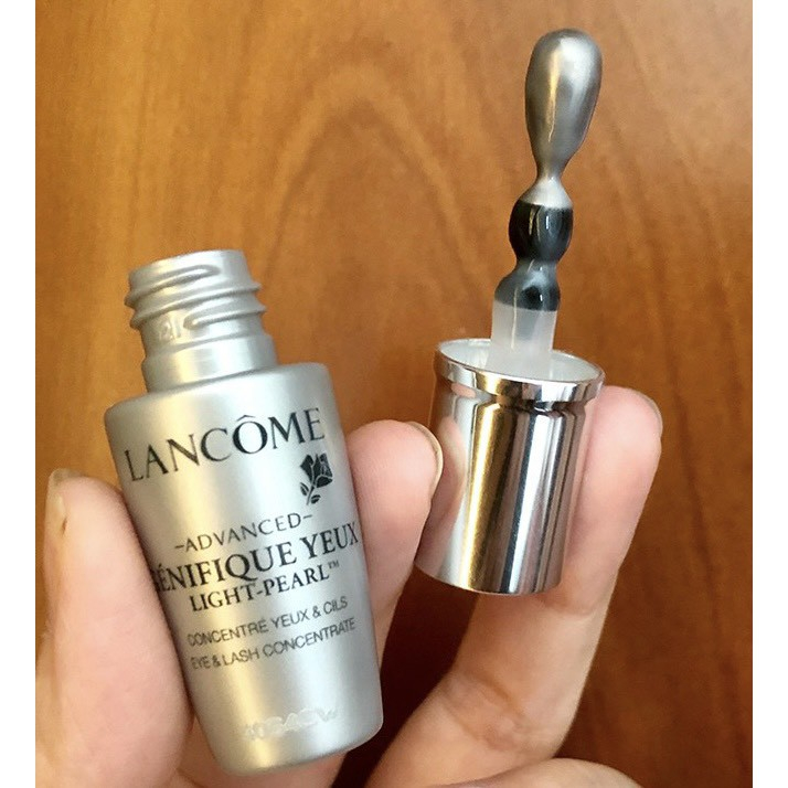 Tinh chất trẻ hoá và làm sáng da vùng mắt lancome Advanced Génifique Yeux dung tích 5ml