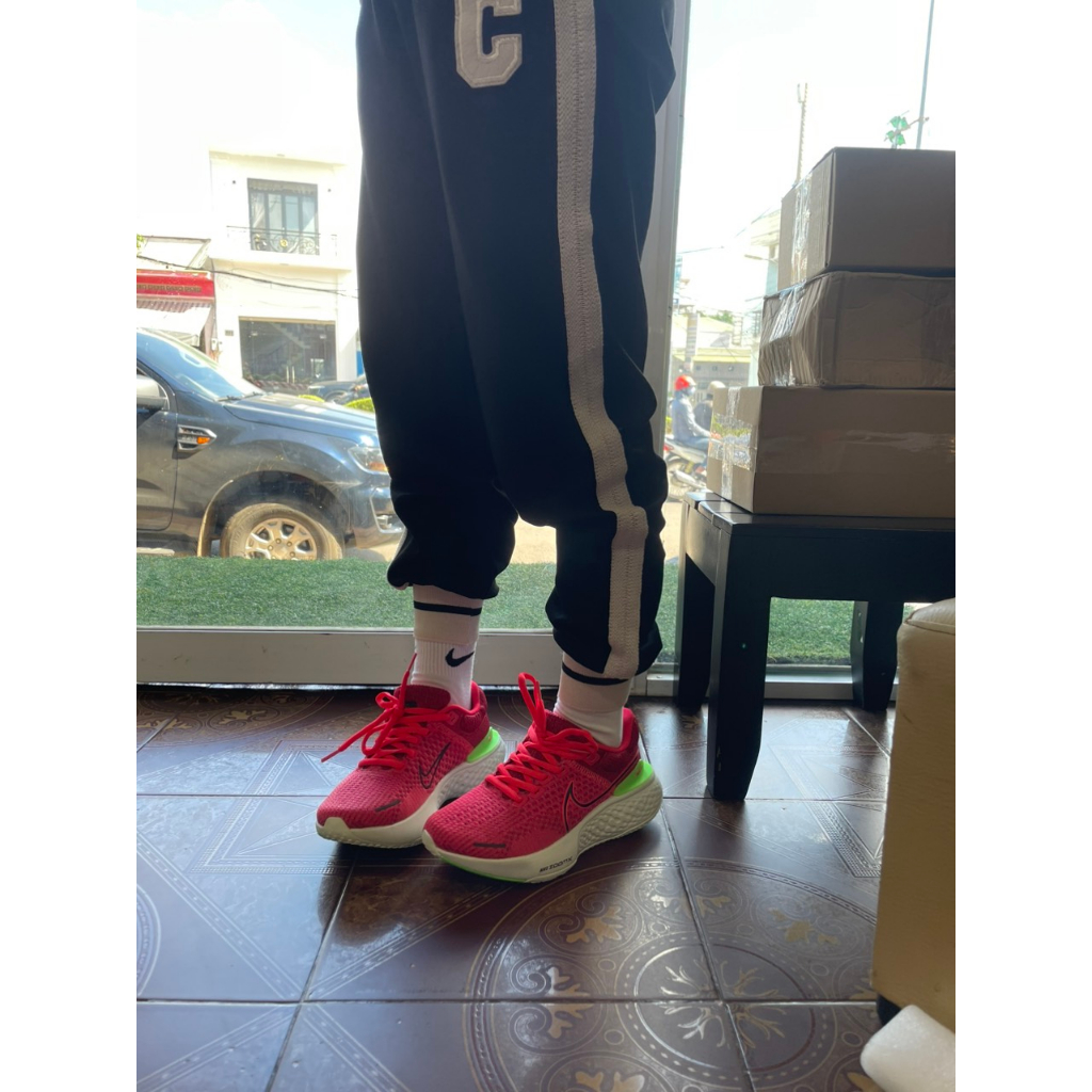 Giày Thể Thao Nam nữ, giày Chạy Bộ ZOOMX INVINCIBLE  RED màu đỏ MẪU MỚI 2023