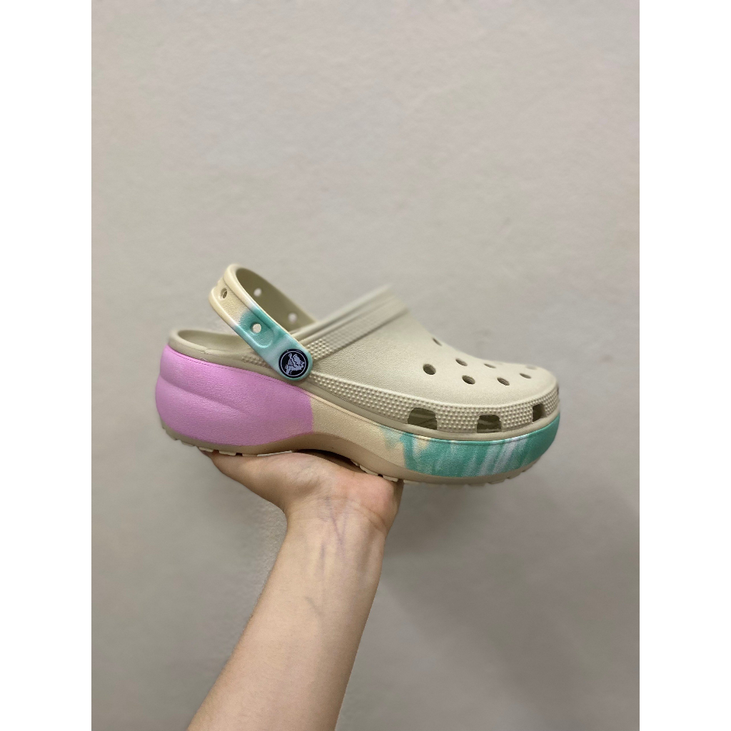CROCS - Sục classic đế cao gót hồng cho nữ, đế cao 5cm - PB213, tặng 6 charm