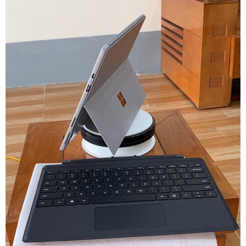 Surface pro5 i5 7200u/8gb/256/13inch