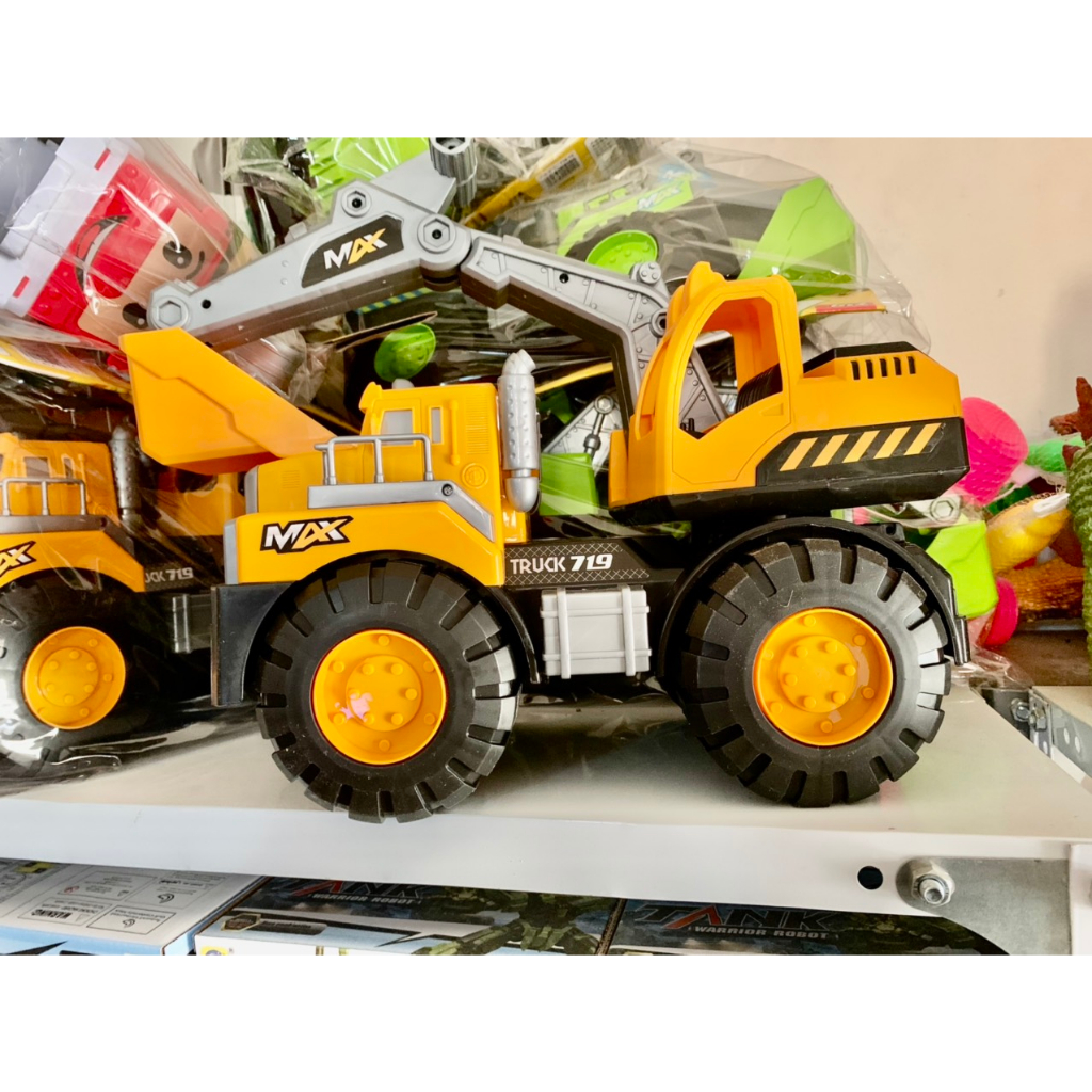 Xe Ô Tô Múc Cát,Xe Cuốc,Xe Cẩu Đồ Chơi Siêu To - Dễ Dàng Điều Chỉnh Cần Múc Và Di Chuyển Cho Bé ( Ảnh Tự Chụp )
