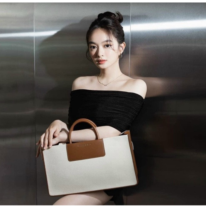 Túi xách CNK Tote ITZY new 2023 vải canvas phối da hàng loại đẹp size 21-38-Linastore