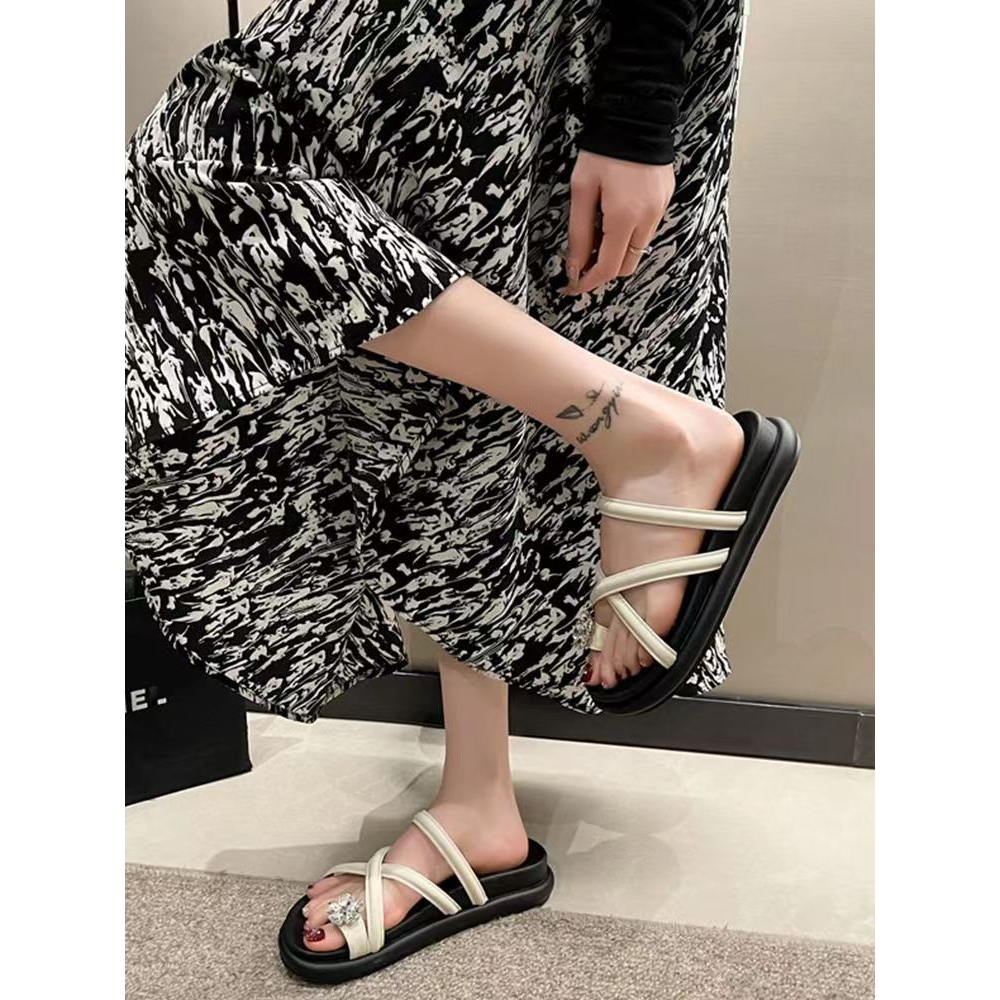 Dép nữ kim cương nước đáy dày mùa hè thời trang mới giải trí phiên bản Hàn Quốc