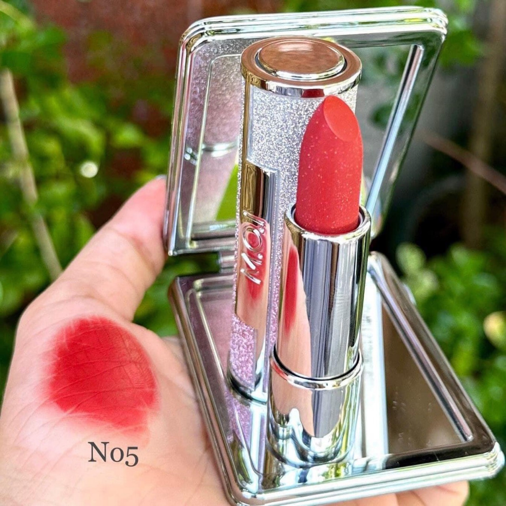 GƯƠNG CẦM TAY MINI . QUÀ TẶNG KHI MUA 1 SON THE STAR BY M.O.I