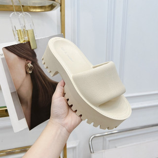 Dép quai ngang nữ đế dày răng cưa siêu nhẹ, Dép bánh mì màu trắng kem phong cách Hàn Quốc - THUY STORE