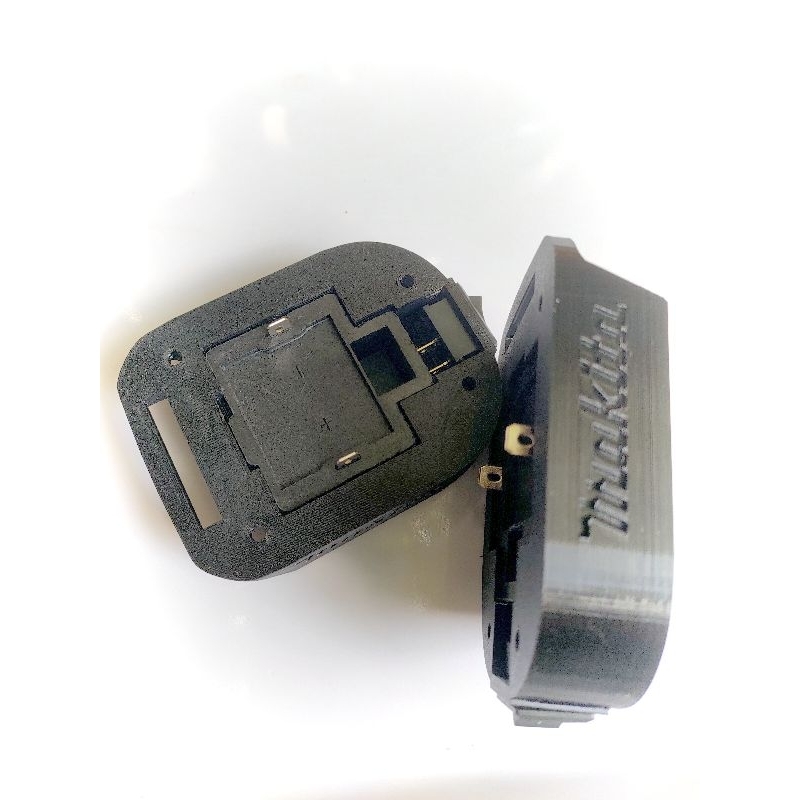 Đế cài pin makita có công tắc