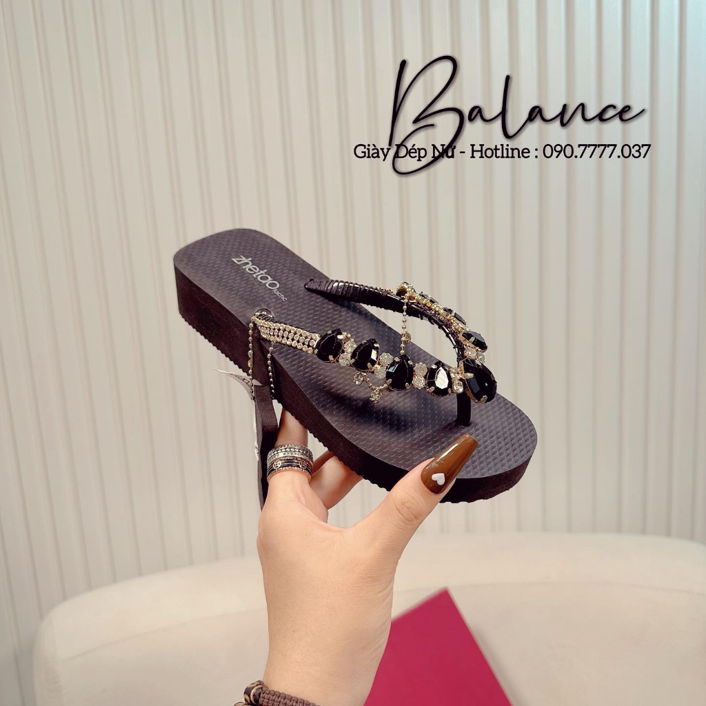 Balance Dép Kẹp Đá