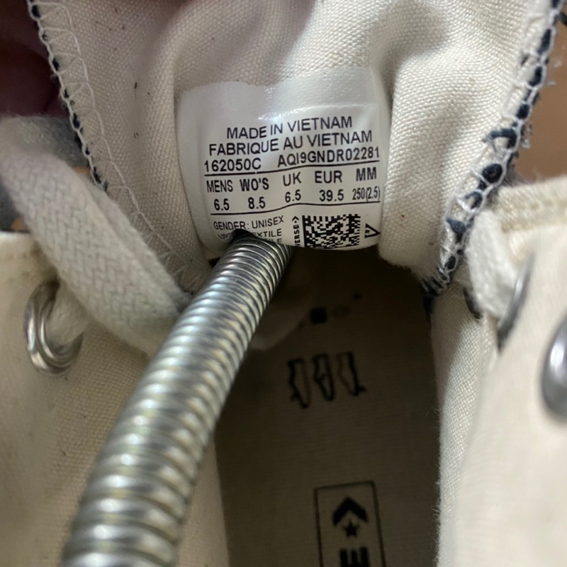 Giày chính hãng đã qua sử dụng