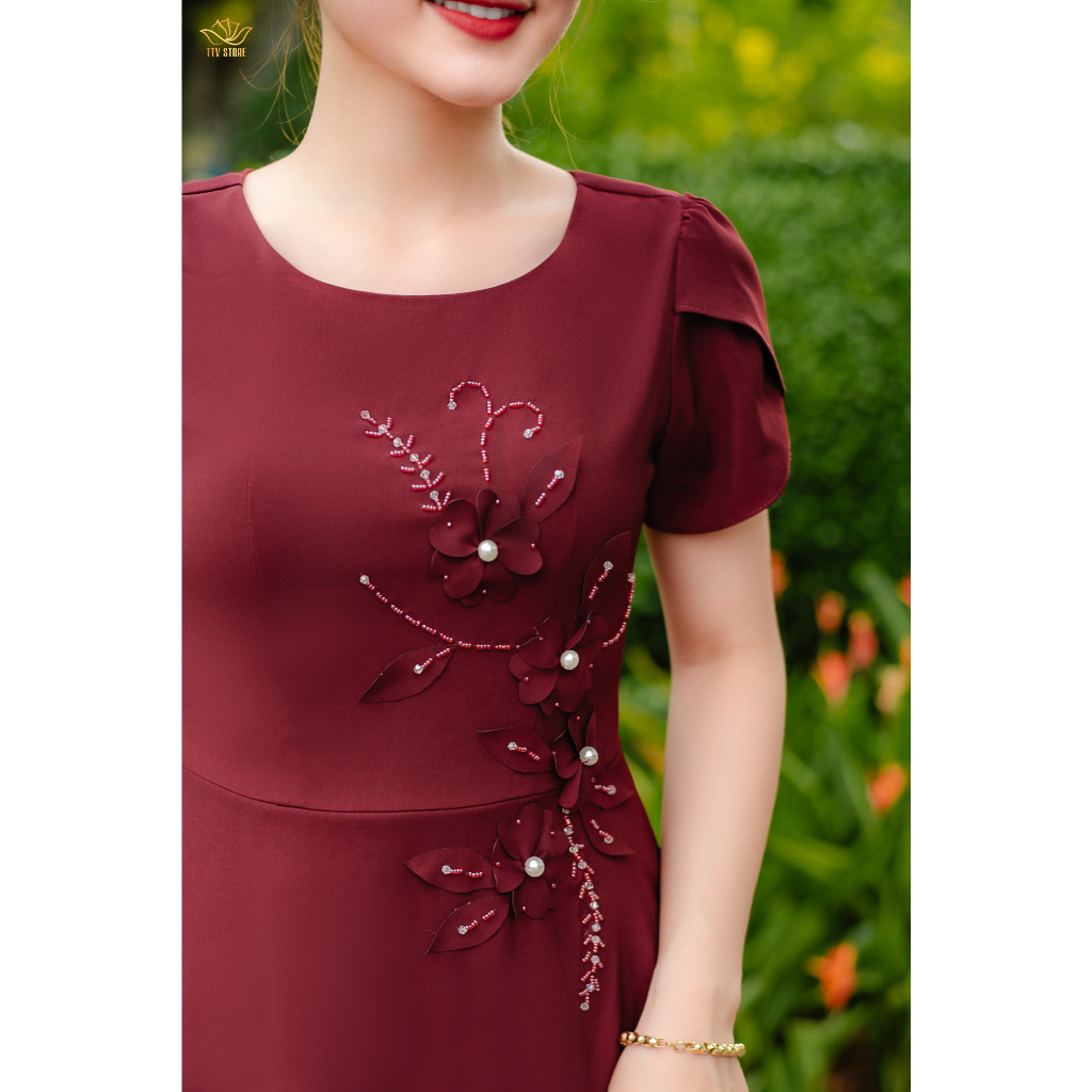 Đầm xòe dự tiệc TTV1367 thiết kế Cổ tròn tay búp kết hoa màu Đỏ đô thời trang trung niên cao cấp