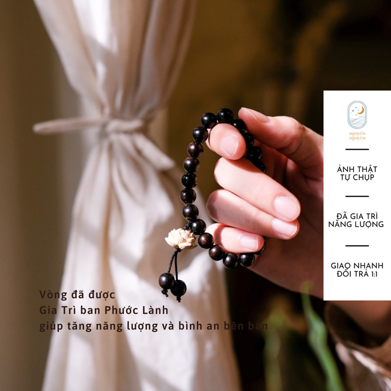 Vòng đeo tay, chuỗi hạt Gỗ Đàn Hương charm Hoa Sen phong thuỷ bình an, thời trang duyên dáng