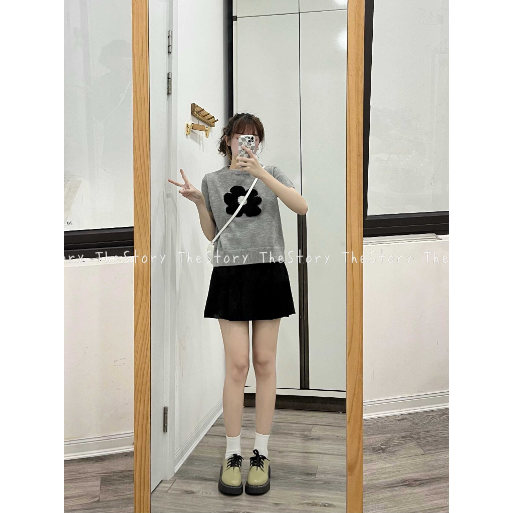 Áo len bông hoa tay ngắn màu xám  A3031