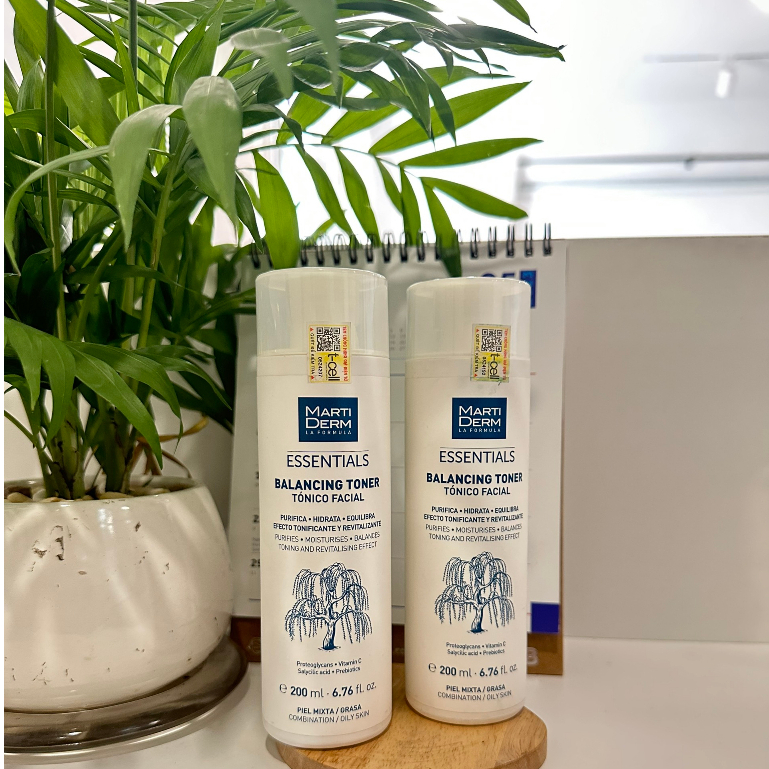 Nước cân bằng làm sạch cho da hỗn hợp đến dầu MARTIDERM BALANCING TONER (date 10/24)