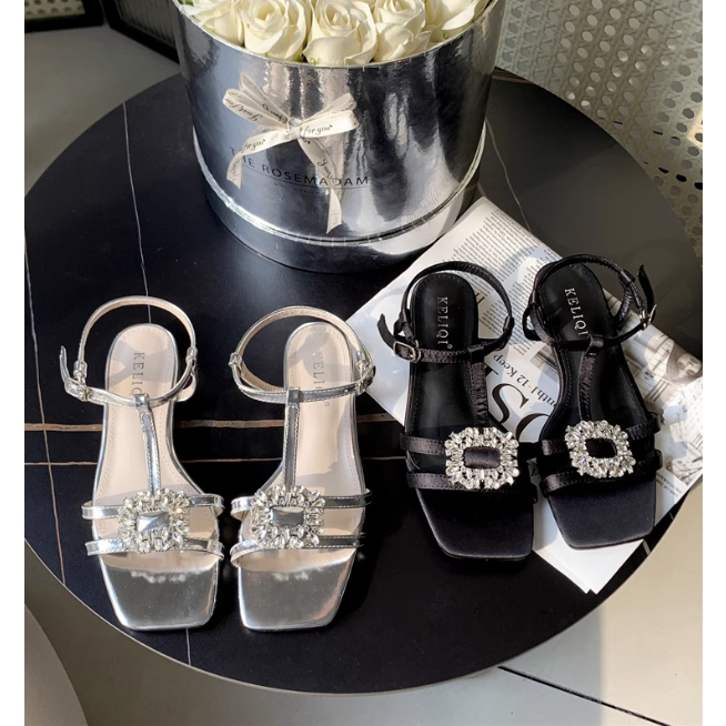 Sandals quai mảnh mũi vuông đính hạt đá sáng cho nữ hot trend 2023