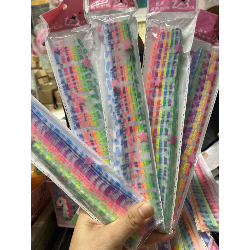 210 tờ giấy gấp sao phát sáng