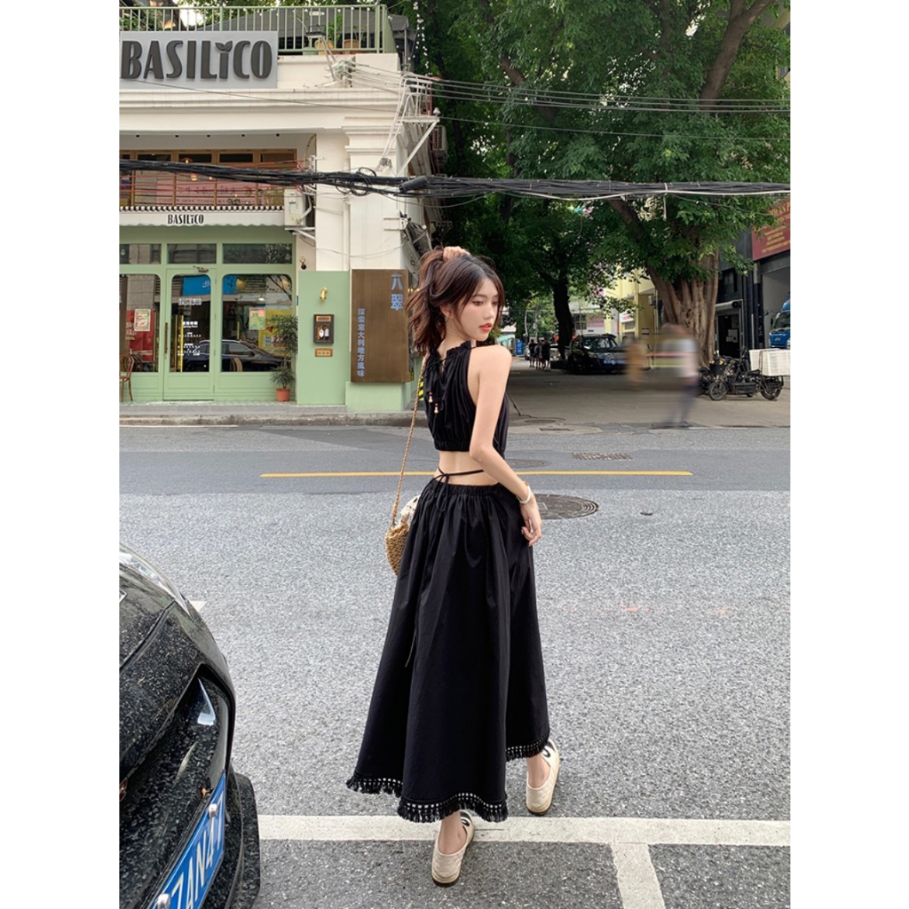 Váy đầm nữ cổ yếm không tay thiết kế khoét eo dáng dài V33