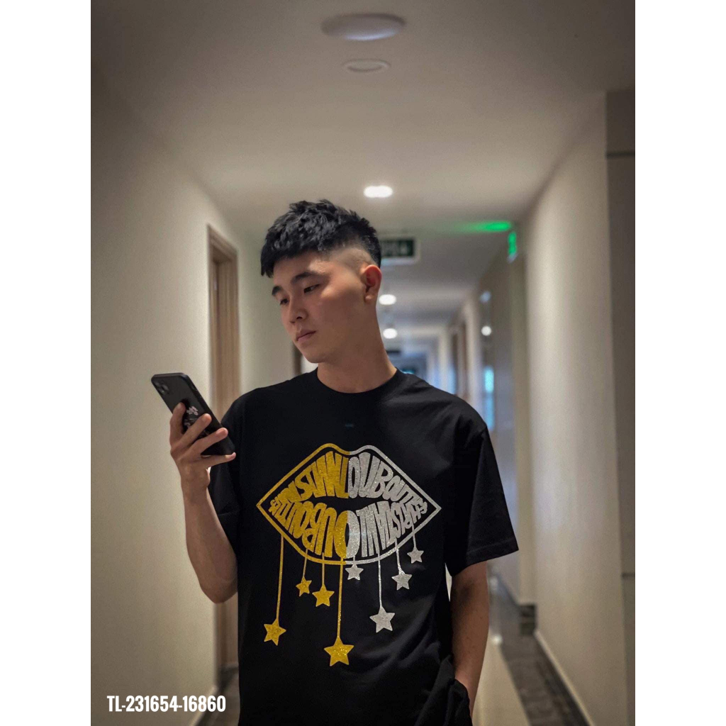 Áo Phông Louboutin Nam Nữ Họa Tiết Hình Môi Kim Tuyến Vàng Đỏ- Áo Thun LBT Môi Chất Cotton In Kim Tuyến Cực Nét