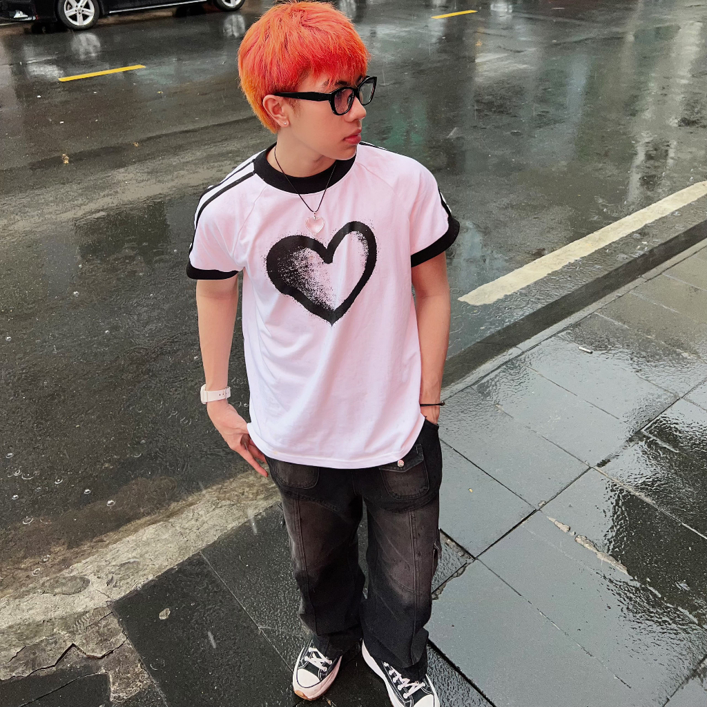 Áo thun baby tee fit WHO CONCEPT, ringer tee hình trái tim