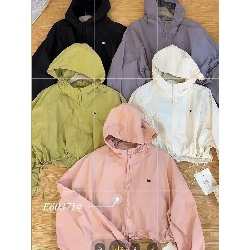 Áo khoác gió mỏng có mũ , chữ  m mác L.D.D.L hàng QC