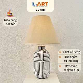 Đèn bàn phòng khách LART 1998B thân trắng viền họa tiết đen size lớn cho kệ console và phòng ngủ dưới 40m2