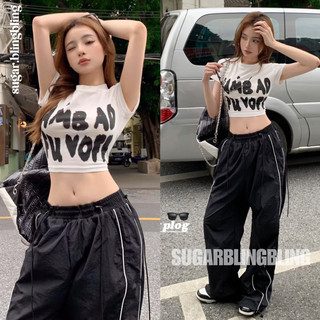 Set croptop trắng quần dù rút ￼eo đen kẻ viền s125 | sugarblingbling
