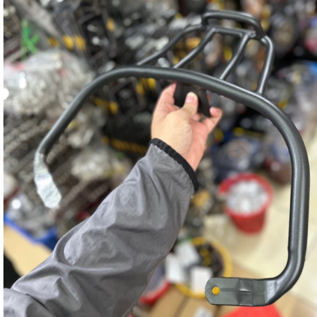 Cảng sau/baga sau/tay dắt cong Vespa sprint , primavera đen nhám