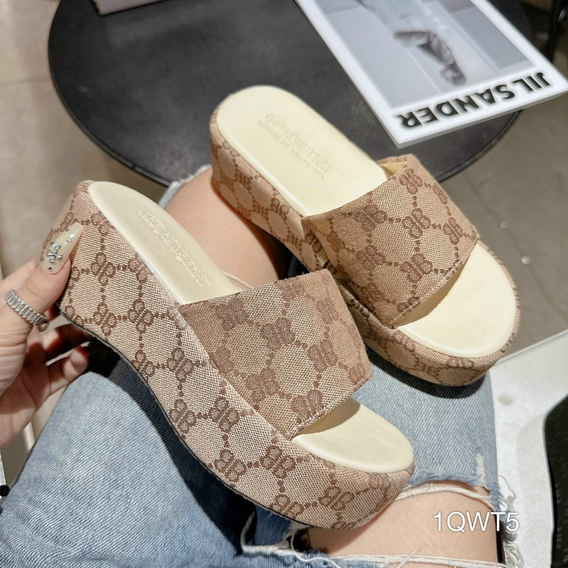 Dép Bánh Mì Xuồng Bọc Hoạ Tiết Sang Êm Đẹp