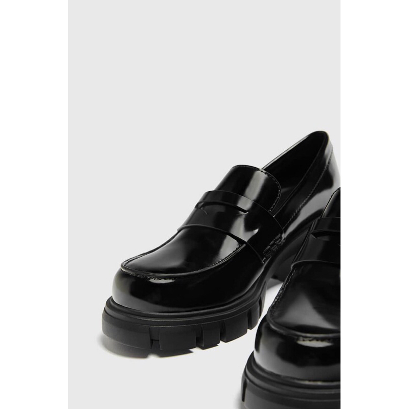 Giày lười gót cao Pull&bear màu đen