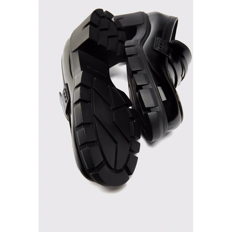 Giày lười gót cao Pull&bear màu đen