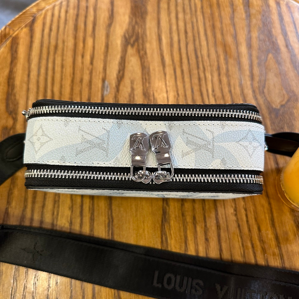 Túi đeo chéo Louis Vuitton Trắng loang Xanh hoa vân LV 2 ngăn khóa size 18.5x11x6.5cm fullbox bill thẻ LA on web