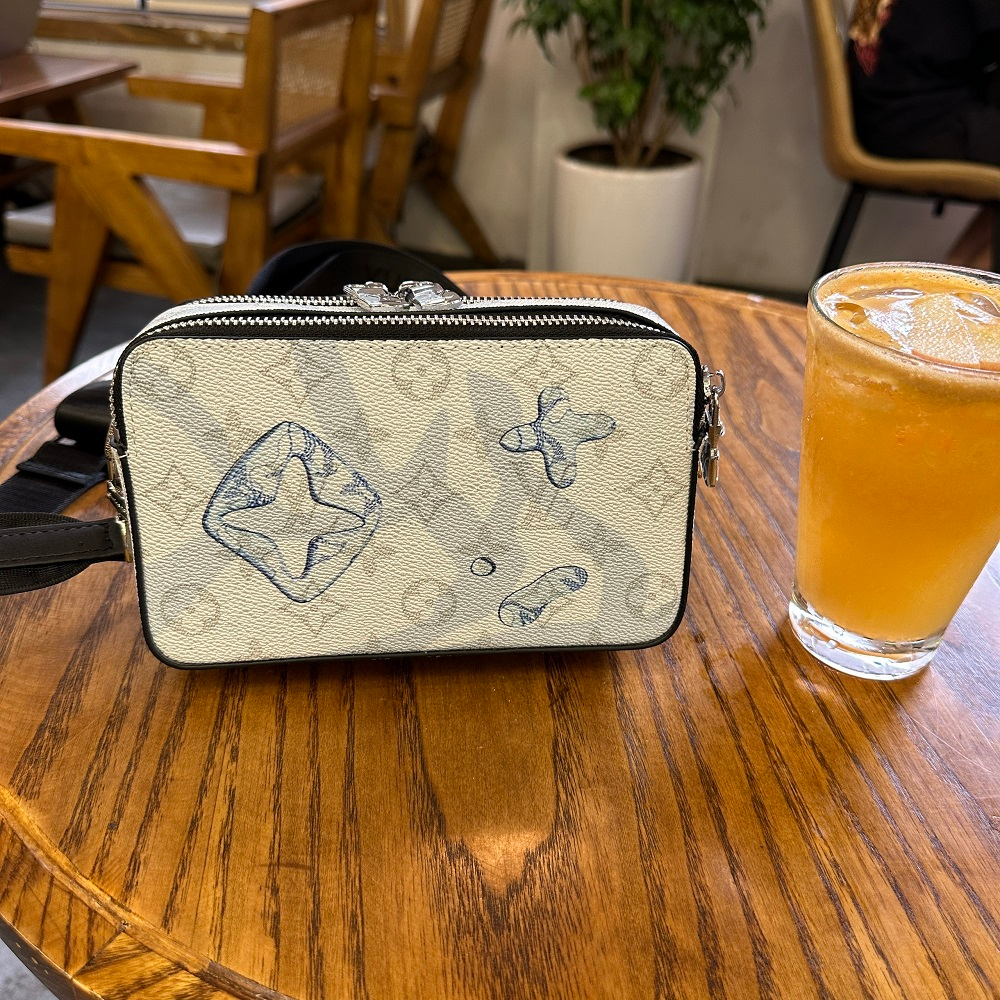 Túi đeo chéo Louis Vuitton Trắng loang Xanh hoa vân LV 2 ngăn khóa size 18.5x11x6.5cm fullbox bill thẻ LA on web