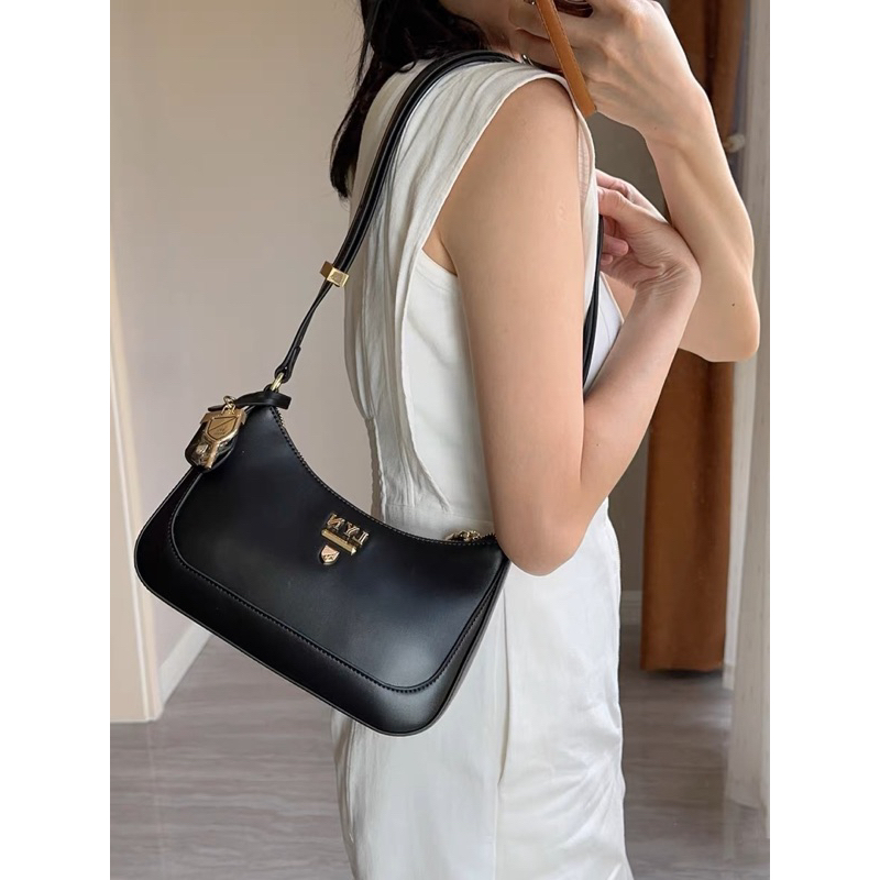 𝐓𝐮́𝐢 lyn kẹp nách