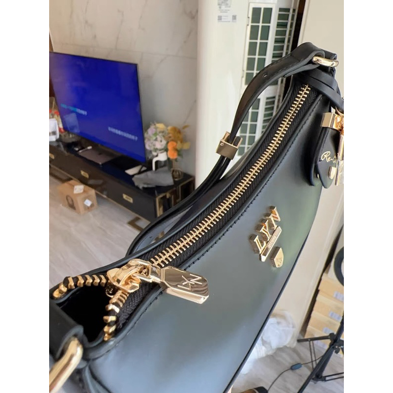 𝐓𝐮́𝐢 lyn kẹp nách