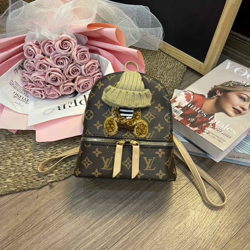 Balo lv mini hình gấu đội mũ mẫu mới hot 2023
