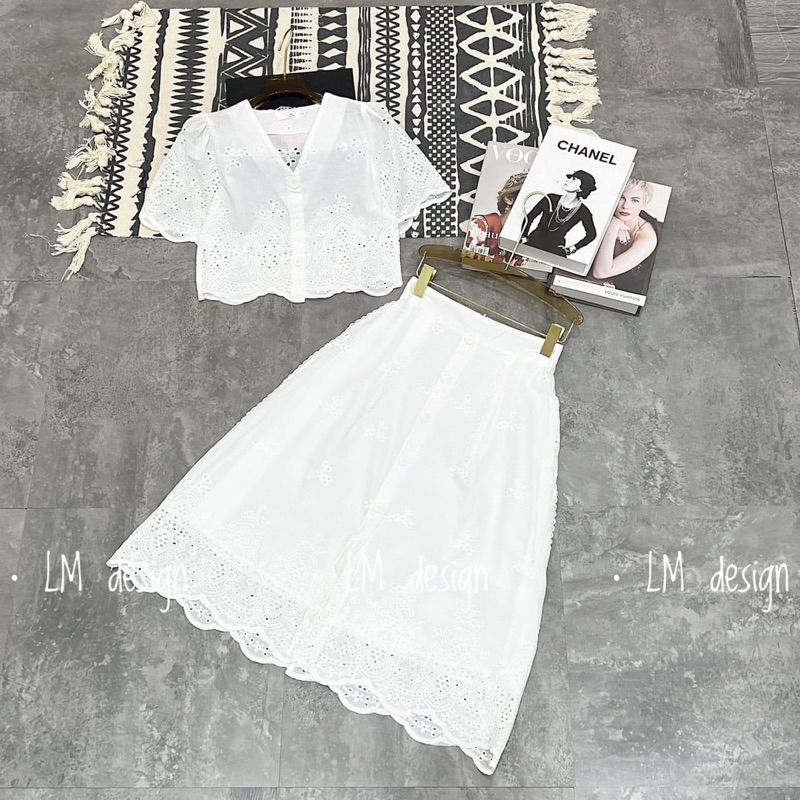 SET CHÂN VÁY XOÈ DÀI ÁO CROP REN XÔ TAY NGẮN