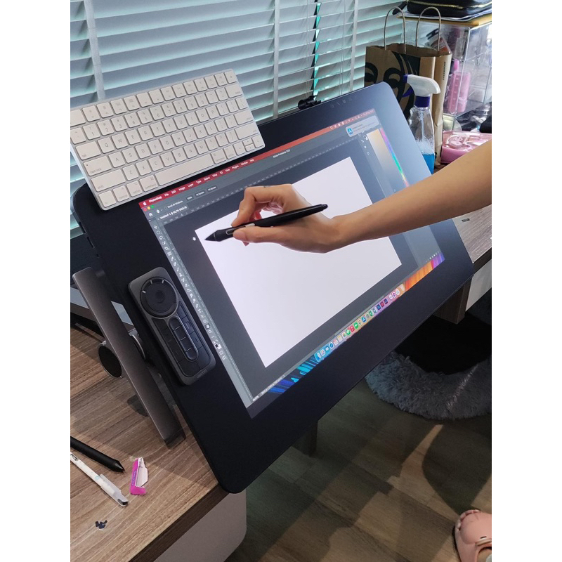 Dán màn hình bảng vẽ điện tử Wacom tận nhà HCM bán kính 20km