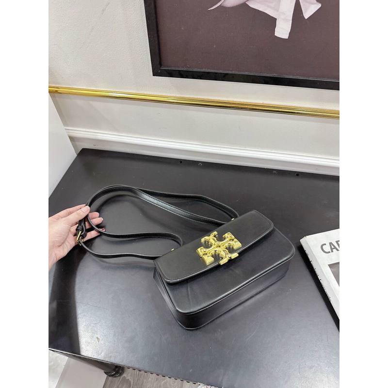 Túi đeo chéo Khoá hình chữ thập