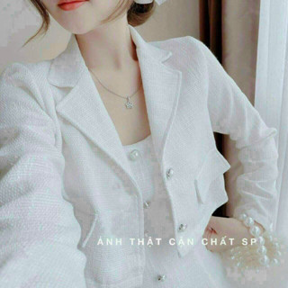 Set đầm nữ 2 món đi tiệc,đầm trắng 2 dây cổ vuông đính nút dáng chữ A kèm áo khoác vest ngoài tay dài croprop sang chảnh