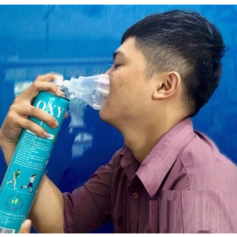 Bình xịt Oxy mini Lá xanh, có sẵn chụp thở, có tem kiểm định công ty 99.9% oxi tinh khiết, hàng chính hãng như ảnh