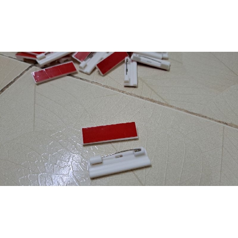 Kim cài bảng tên nhân viên, bảng tên công ty chất lượng cao cấp, đa dạng, dễ sử dụng