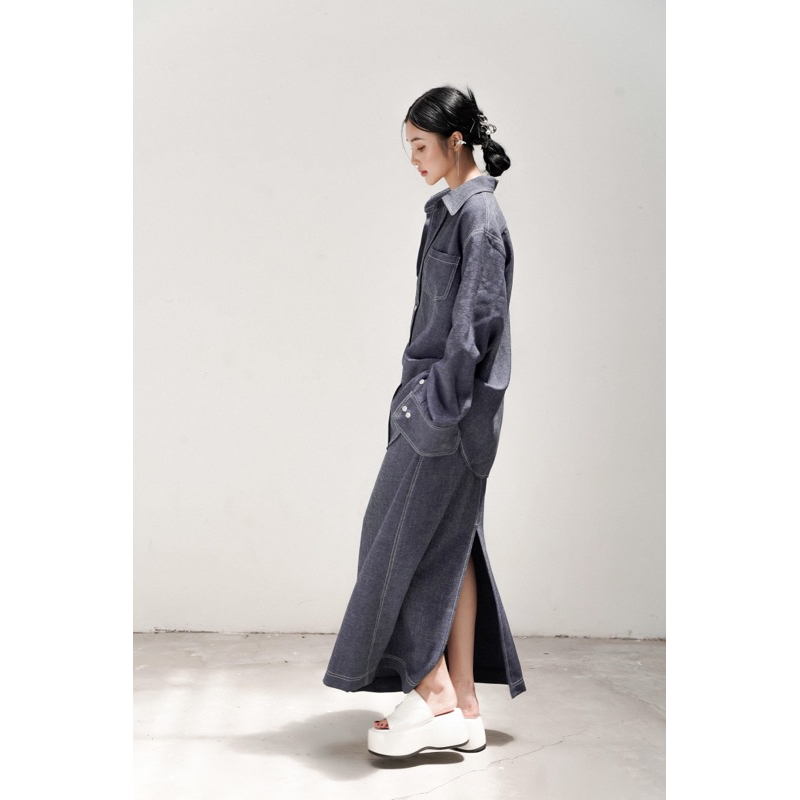 - SET ÁO SƠ MI OVERSIZED VÀ CHÂN VÁY MIDI XẺ SAU