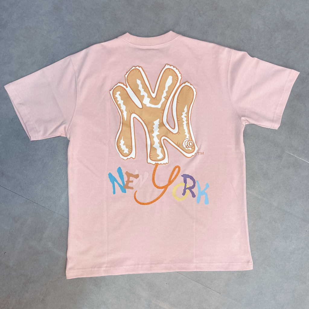 ÁO THUN NEW ERA GRADUATION YEARNING MÀU HỒNG * 13280319 * ÁO THUN NEW ERA CHÍNH HÃNG NHẬP KHẨU FULL TEM TAG