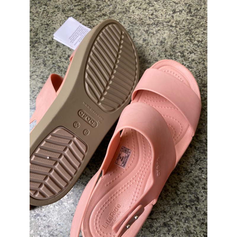 Giày sandal nhựa đế cao đi mưa