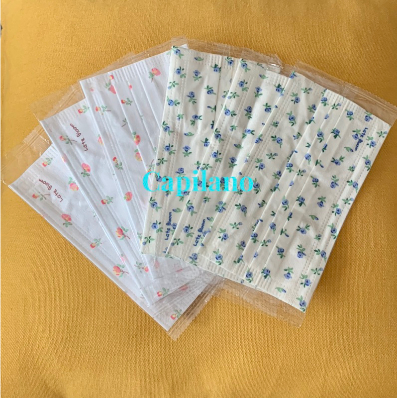 Khẩu trang hoạ tiết hoa nhí phong cách Korea