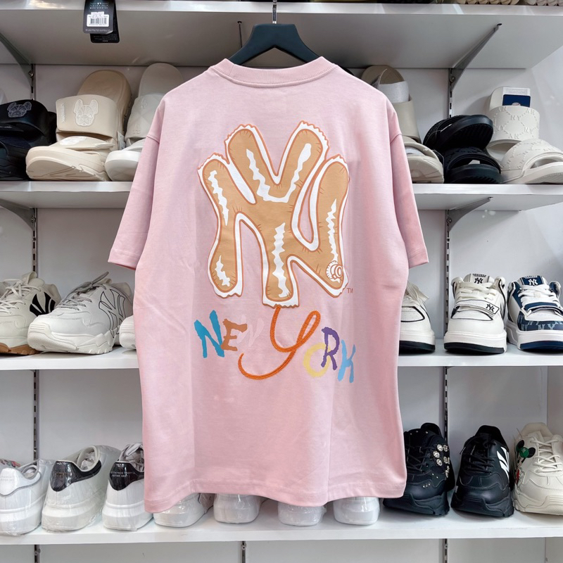 ÁO THUN NEW ERA GRADUATION YEARNING MÀU HỒNG * 13280319 * ÁO THUN NEW ERA CHÍNH HÃNG NHẬP KHẨU FULL TEM TAG